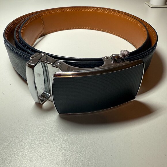 Retractable Mens Adjustable Navy 36" Leather Belt With Simulated Grain & Ratchet - Picture 1 of 11